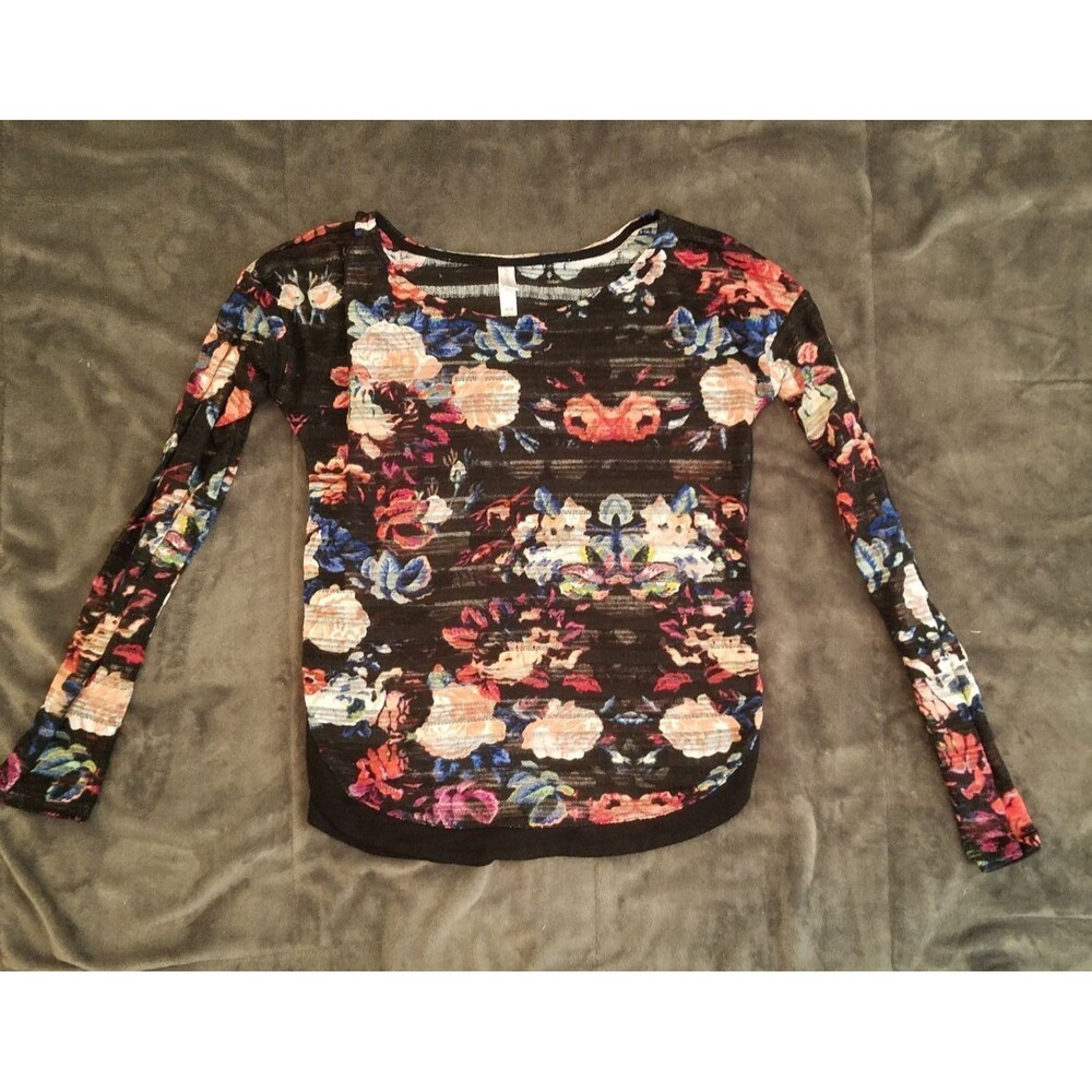 xhilaration floral top